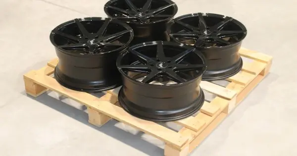 Doar azi Set jante aliaj JR20 19x8,5 ET25 + 19x9,5 ET35 5x114,3 Negru Lucios